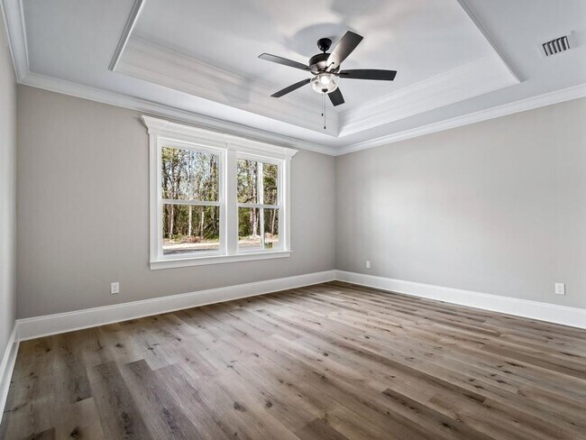 Building Photo - 3-Bedroom Coming Soon in May!