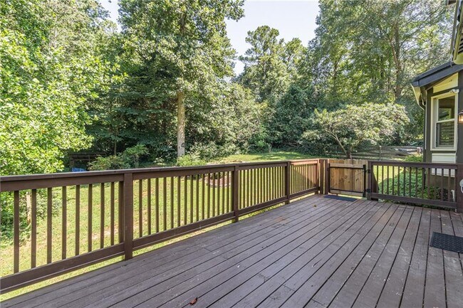 Building Photo - 9630 Pine Thicket Way