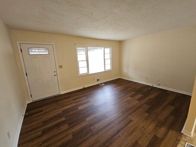 Building Photo - Renovated Mableton 3 Bedroom 2 Bath Home for Rent now