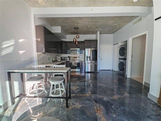 Building Photo - 234 NE 3rd St