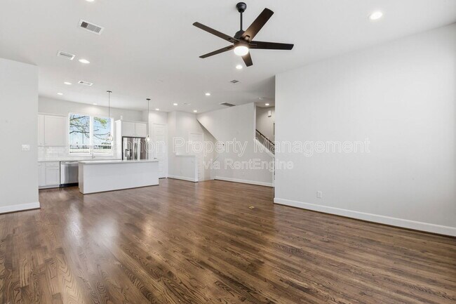 Building Photo - 3024 Charline