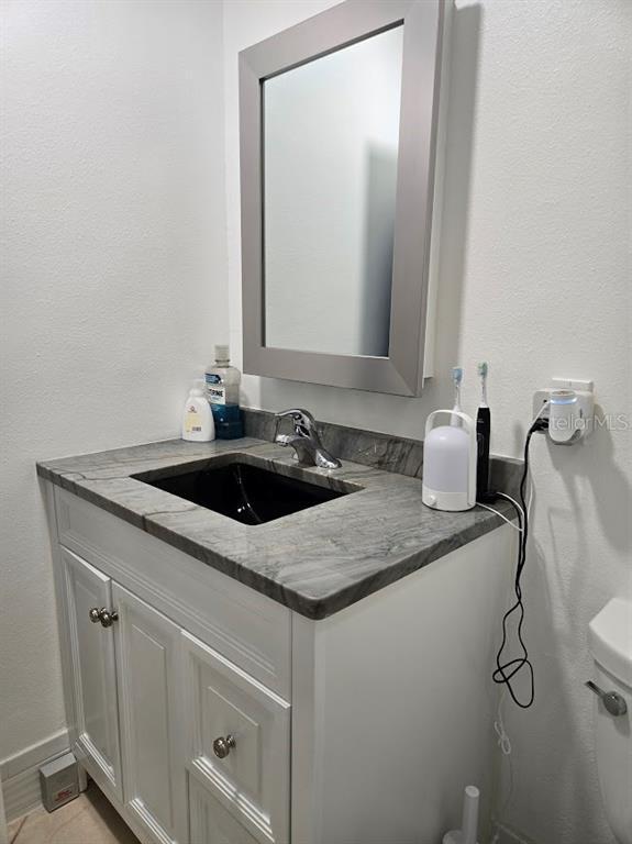 Building Photo - 650 Pinellas Point Dr S