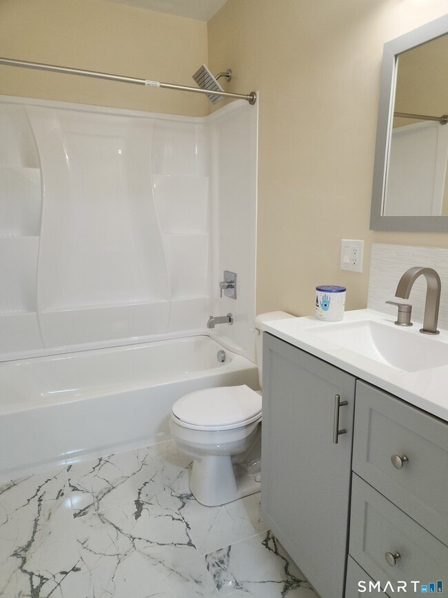 Building Photo - 1642 Highland Ave