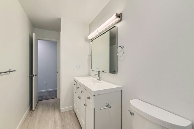 Building Photo - 1430 Lashley St