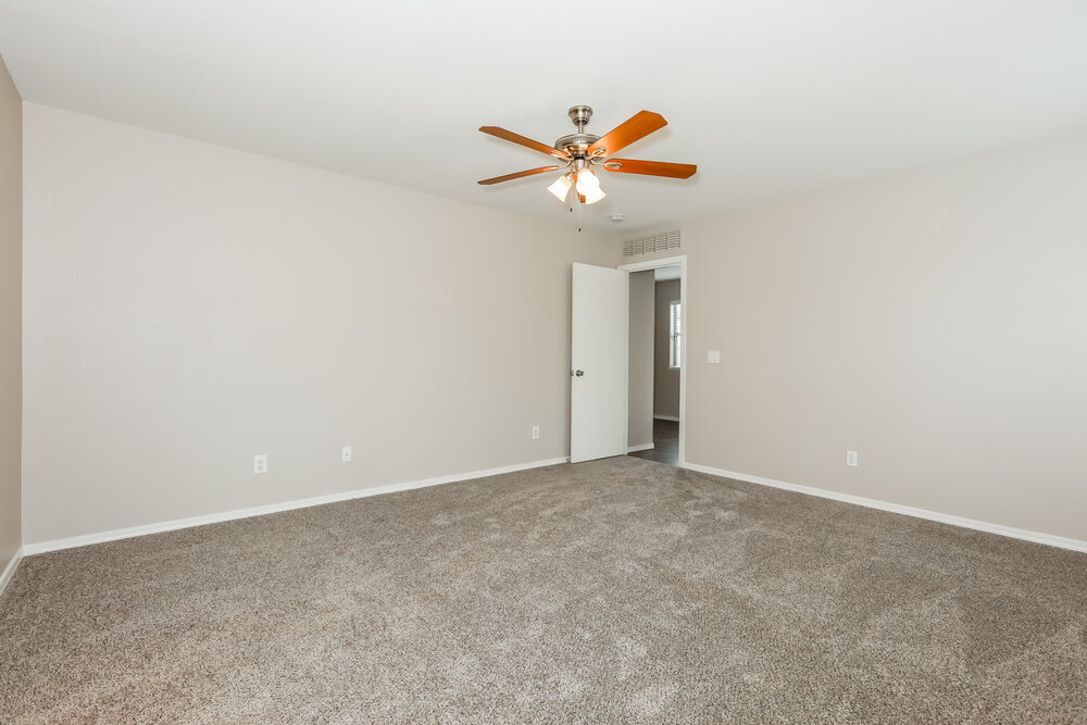 Building Photo - 1931 E Dust Devil Dr