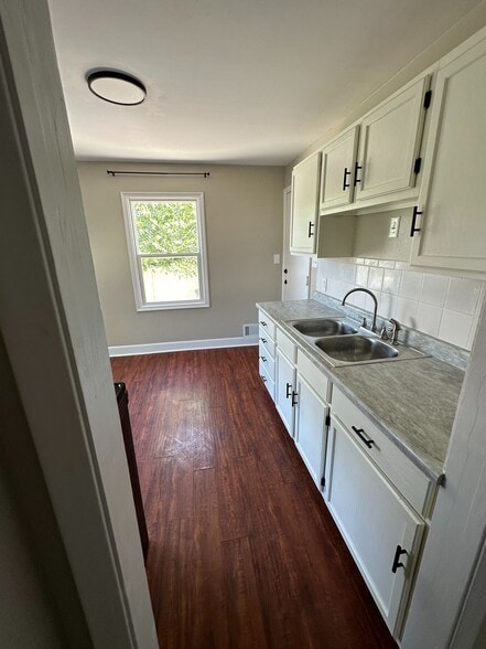 Building Photo - 1463 W Arapahoe Ave