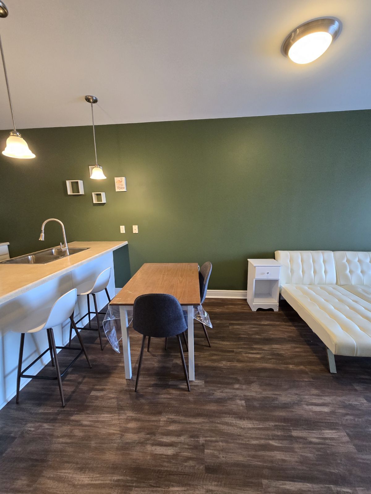 Building Photo - 5570 Centre Ave