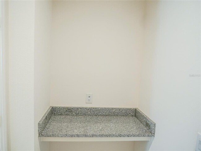 Building Photo - 900 Scrub Oak Hammock Rd