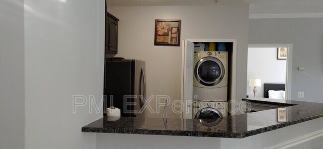 Building Photo - 15612 Everglade Ln