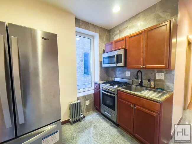 Building Photo - HURON STREET / Greenpoint Brooklyn / Spaci...