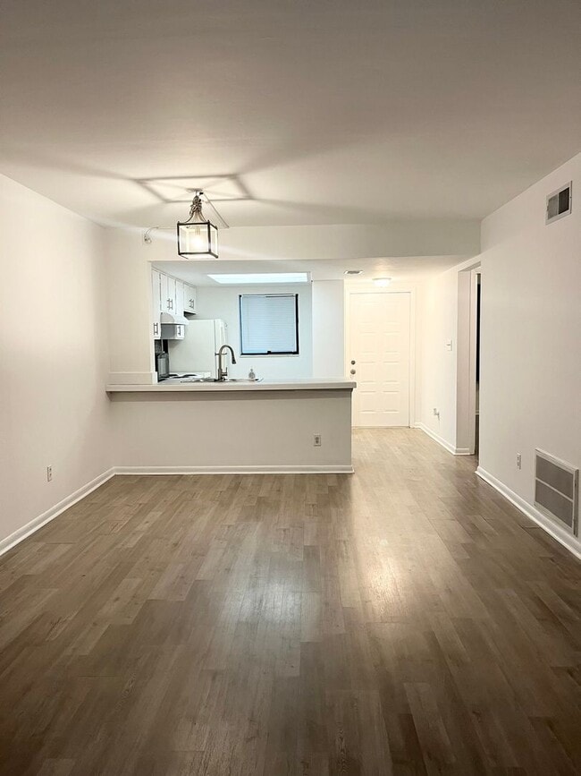 Building Photo - Two Bed, Two Bath Condo at Windsor Crossing
