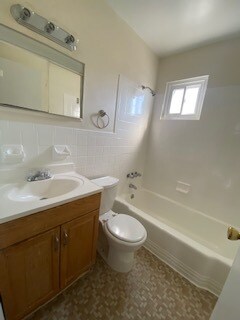 Floorplan - Lloyd Manor Apartments