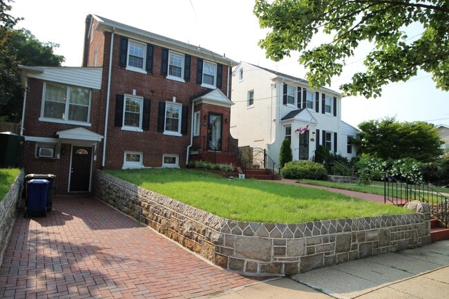 Building Photo - A Space for you and your's in Brookland! F...