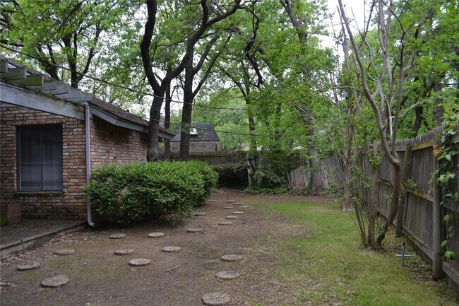 Building Photo - 5205 Rustle Leaf Dr