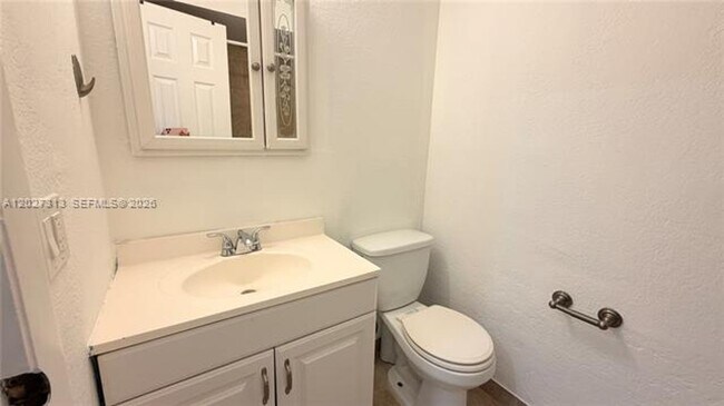 Building Photo - 36 Chestnut Cir