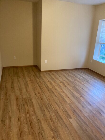 Building Photo - 104 Mill St