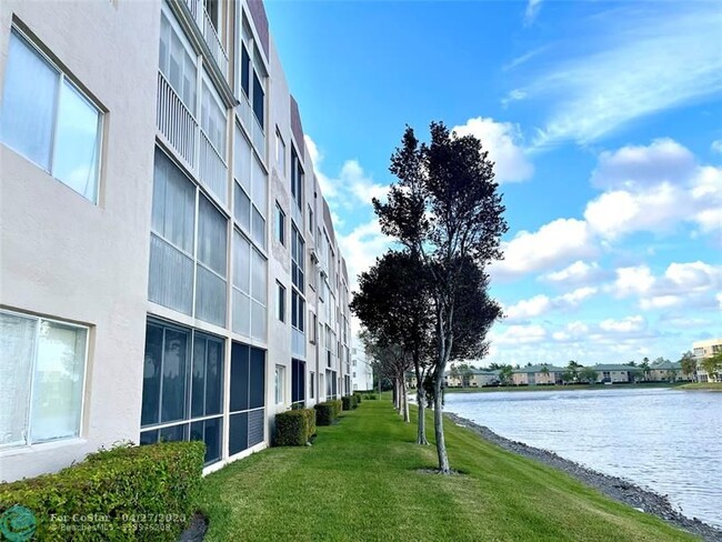 Building Photo - 7660 Trent Dr