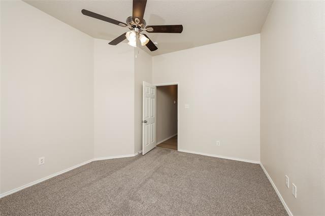 Building Photo - 328 Willow Creek Dr