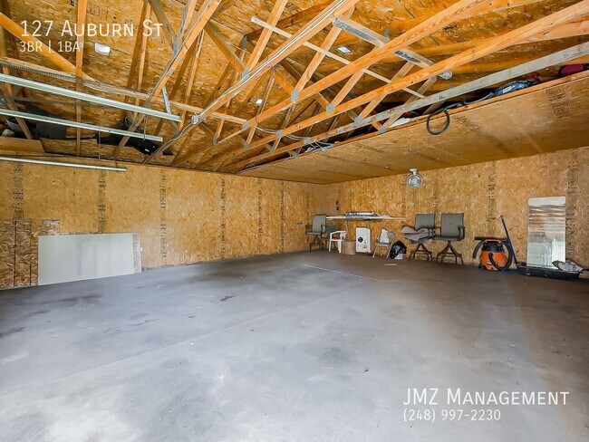 Building Photo - 127 Auburn St