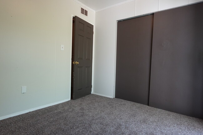 Building Photo - 9631 Pippin Rd