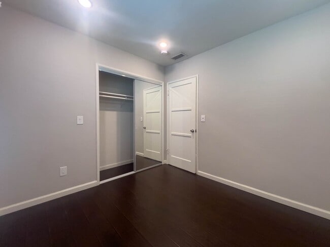 Building Photo - Charming 2BR Home in La Crescenta!