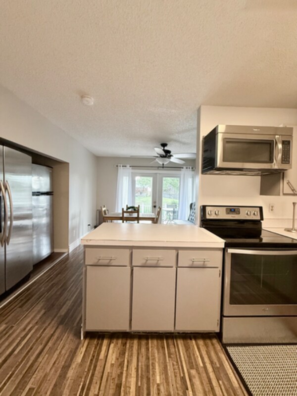 Building Photo - 1601 27th Ave