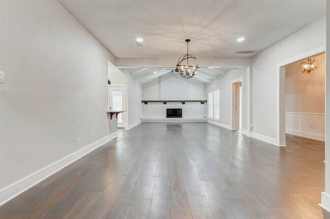 Building Photo - 22222 Greenbrook Dr