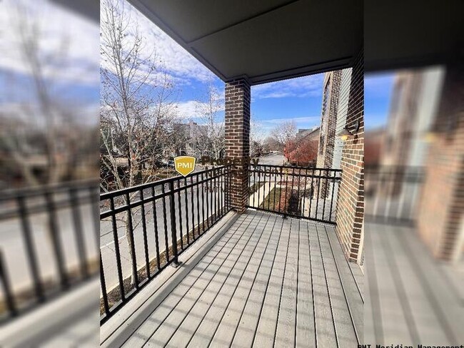 Building Photo - Downtown Indy Townhome!