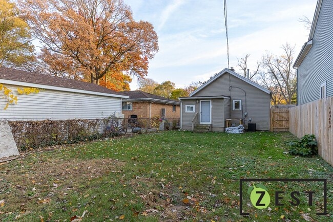 Building Photo - OPEN HOUSE- 4/2! 3PM-330PM! 2-BEDROOM 1-BATHROOM RANCH