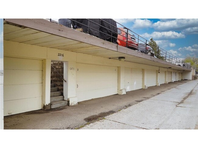 Building Photo - 2216 Pleasant Ave