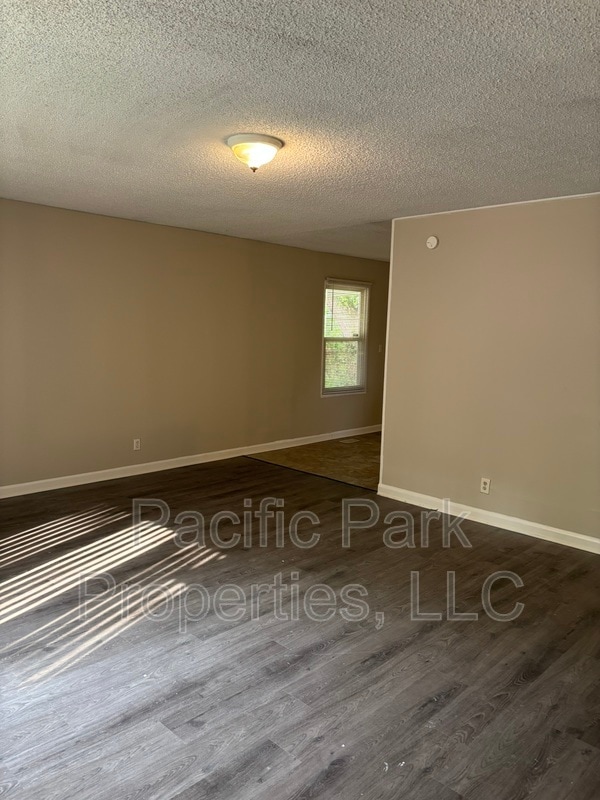 Building Photo - 3639 Richelieu Rd