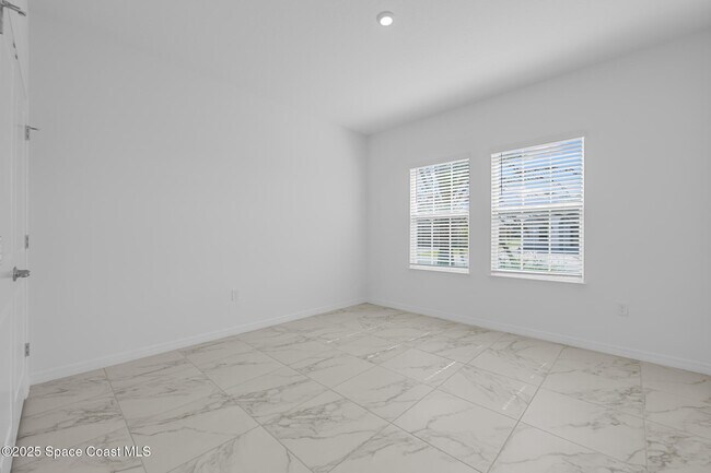 Building Photo - 6266 Moonrise Dr