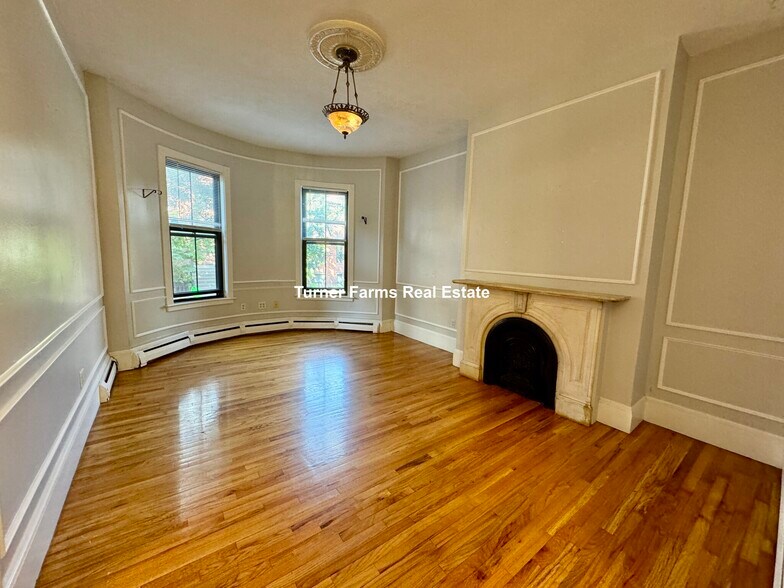 Building Photo - 95 E Brookline St
