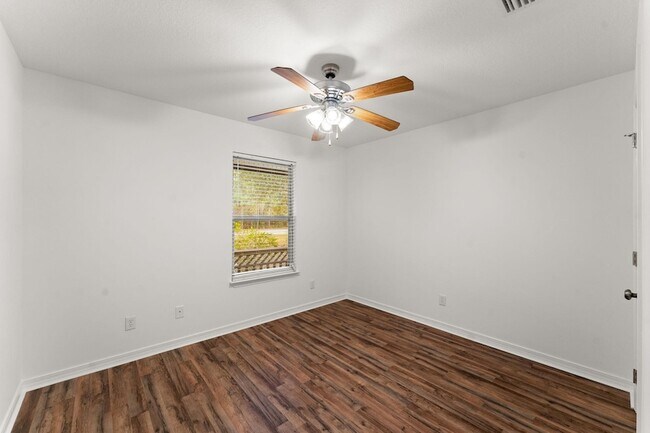 Building Photo - 71 Eventide Ln