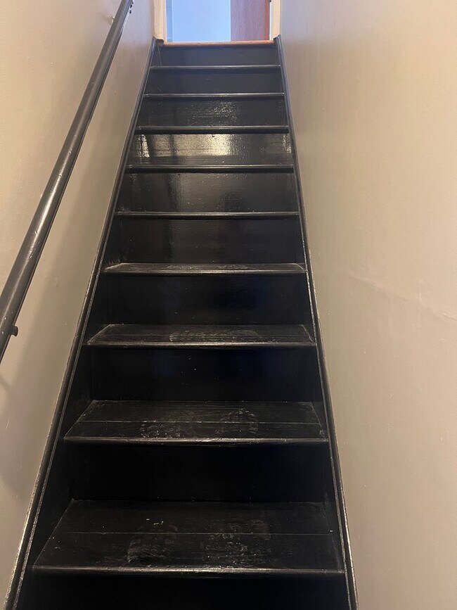 Building Photo - 31-33 Jeffrey Terrace