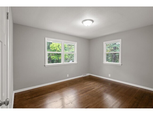 Building Photo - 4901 Larkspur Ln