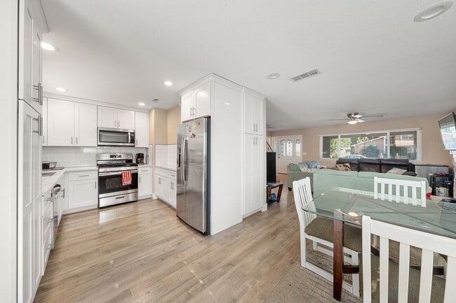 Building Photo - 123 Lido Cir