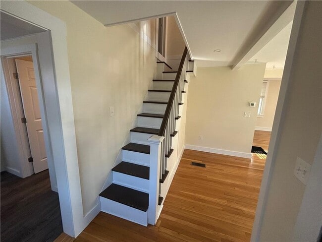 Building Photo - 39 Reynolds St