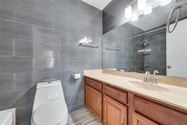 Building Photo - 4230 Madera Rd