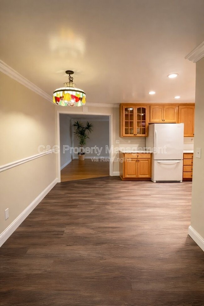 Building Photo - 7132 Bark Ln