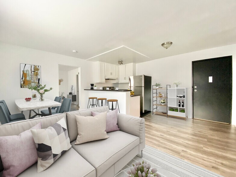 Building Photo - 833 S Berendo St