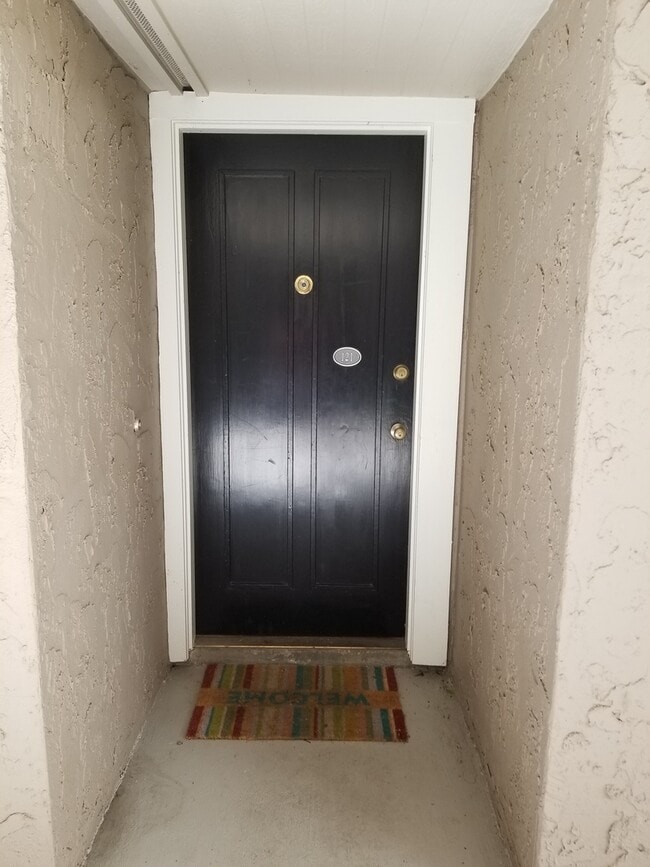 Building Photo - One Bedroom Unit in Sharon Park Neighborho...