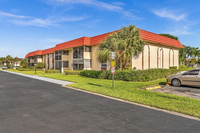 Building Photo - 22795 SW 66th Ave