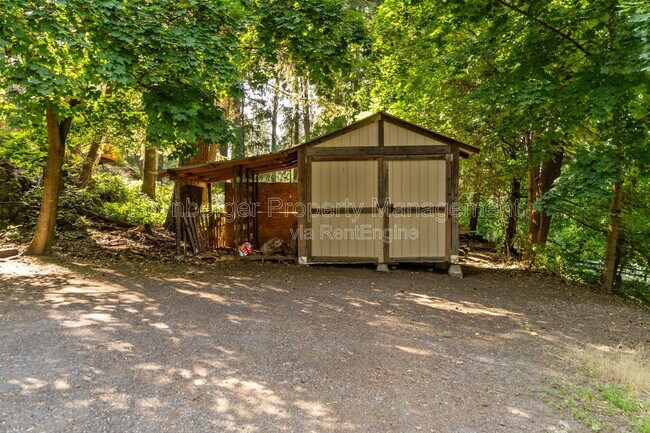 Building Photo - 1407 W Spring Ln