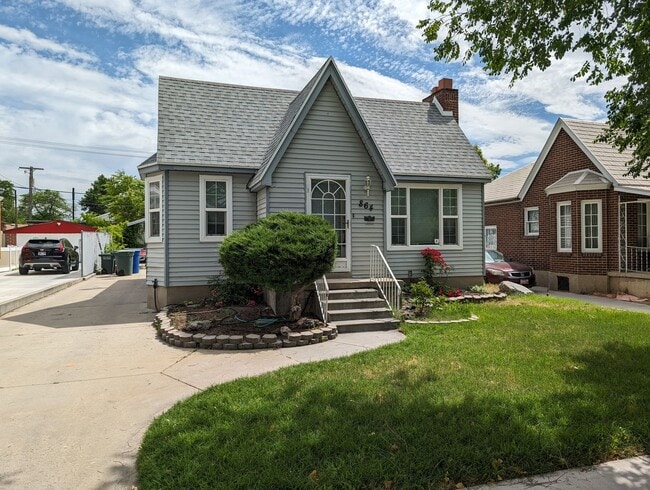 Building Photo - CUTE HOME IN SUGAR HOUSE / 2 CAR GARAGE / QUIET STREET