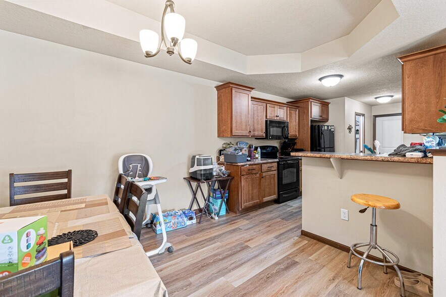 Building Photo - 1554 Burr Dr