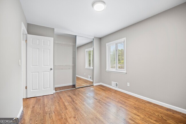 Building Photo - 2179 Beech Valley Dr