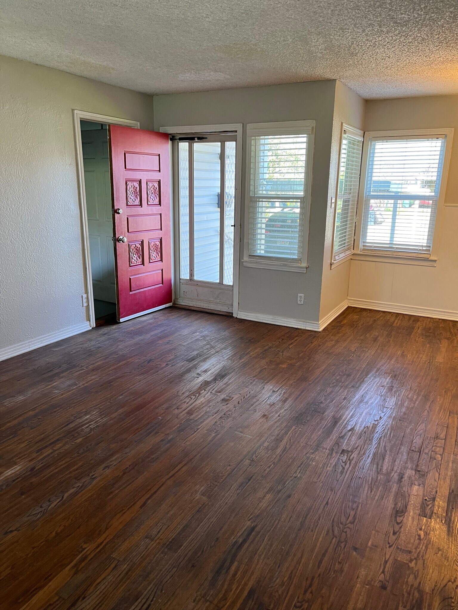 Building Photo - 7459 Mohawk Ave