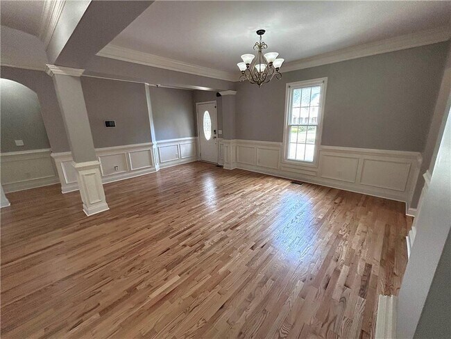 Building Photo - 4901 Planters Walk
