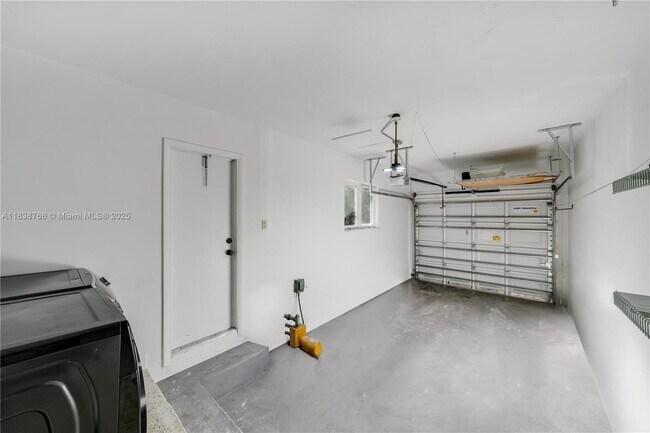 Building Photo - 6700 SW 49th Terrace